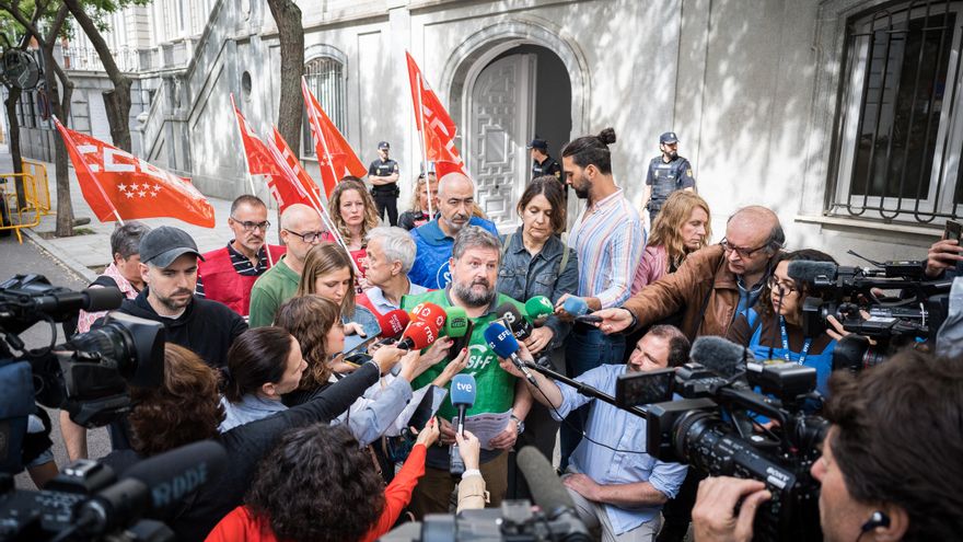 Los funcionarios de Justicia elevan el conflicto por sus salarios con tres días de encierro y una denuncia a Llop