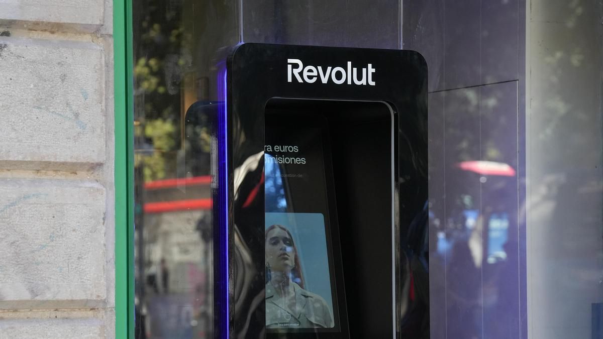 Revolut obtiene licencia bancaria francesa y controlará desde París su negocio en España