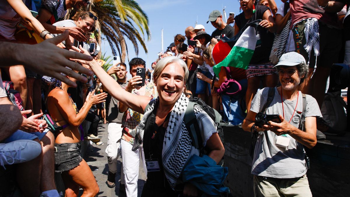 Ada Colau y el concejal Jordi Coronas, entre los 21 miembros de la Flotilla detenidos que vuelven a España