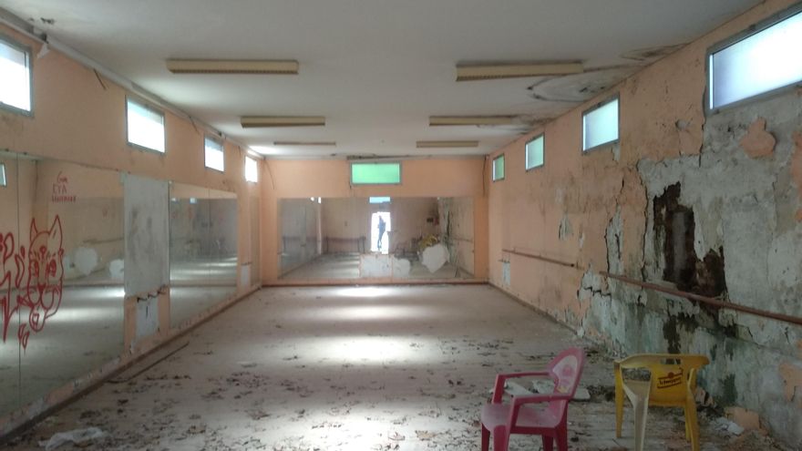 Interior de uno de los edificios del complejo.