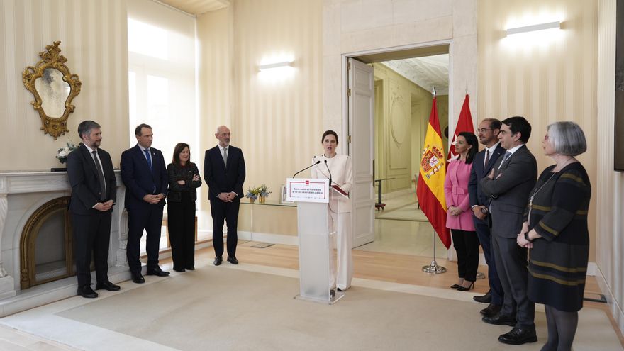 Ayuso y los rectores firman un acuerdo para las universidades: Madrid subirá la financiación un 41% hasta 2031
