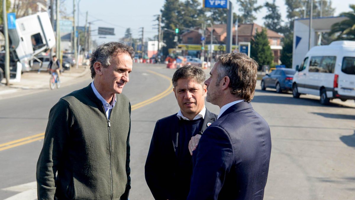 Axel Kicillof junto a Gabriel Katopodis y el intendente de Pilar, Federico Achaval