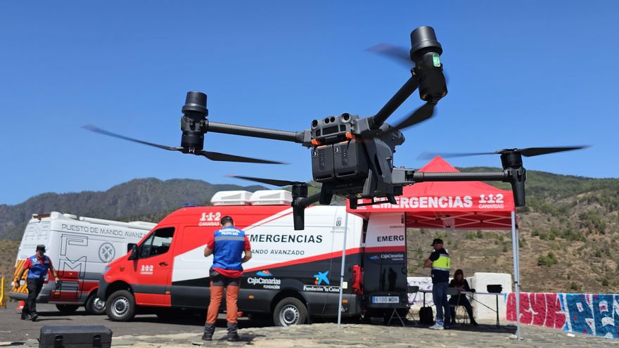 32 drones, 18 helicópteros y miles de efectivos: el dispositivo de Canarias contra los incendios forestales