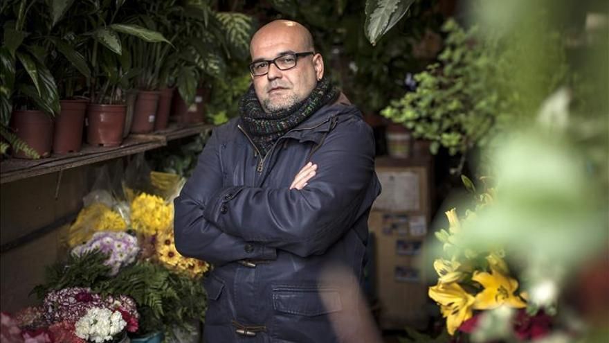 Alexis Ravelo, el escritor de barrio que usó la novela negra para retratar la desigualdad y la corrupción