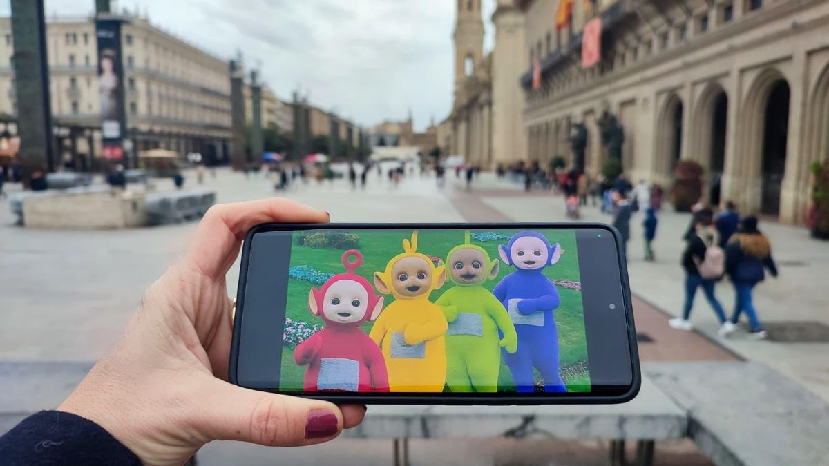 Teletubbies en la plaza del Pilar.