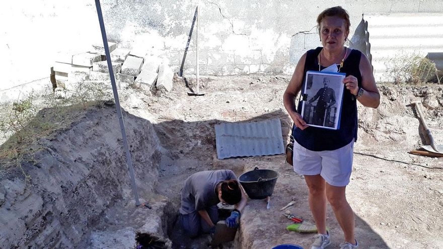 Manos atadas, orificios de proyectil y fracturas: exhuman ocho cuerpos de represaliados en Cabra