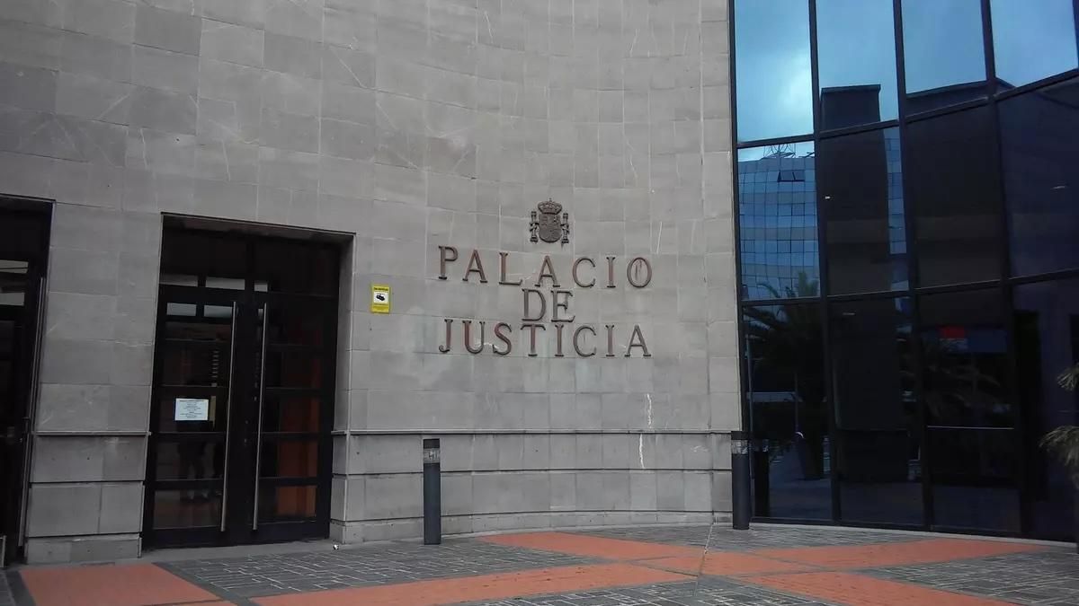Más de 6 años de cárcel por volar a La Palma con dos kilos de cocaína