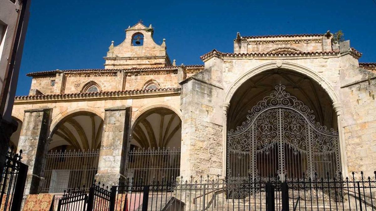 Cultura inicia un procedimiento para el diagnóstico de la portalada de Santa María de Laredo