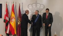 El presidente de la comisión de expertos, el periodista Florencio Domínguez, junto a Rajoy y Fernández Díaz.