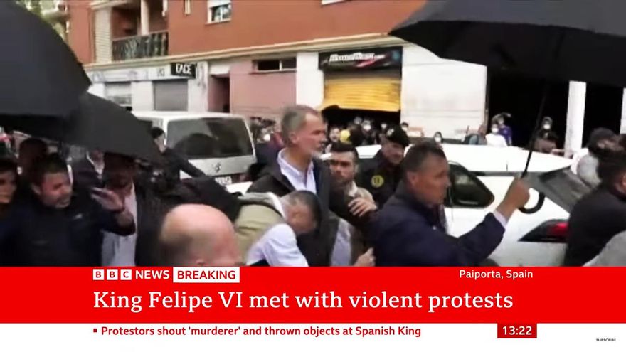 Los abucheos al rey en Valencia sorprenden a la BBC y Al Jazeera: "Están desolados"