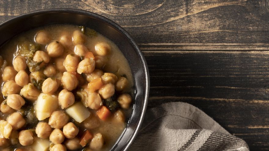Potaje de garbanzo y repollo