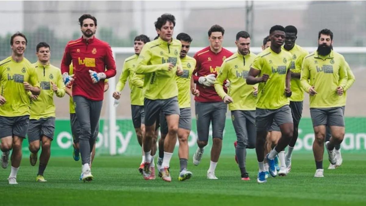 Entrenamiento del Racing en La Albericia.