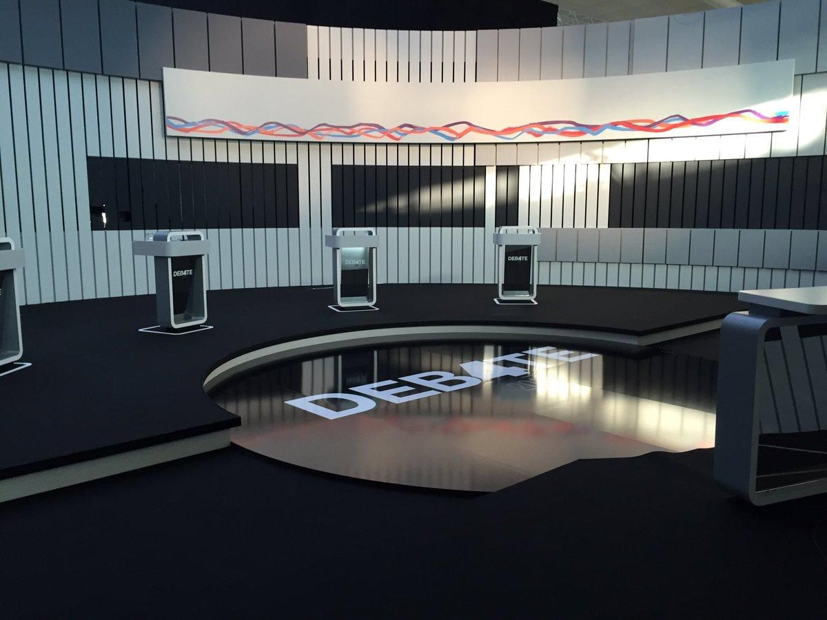 Plató del debate del 13J.