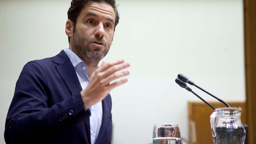 Sémper (PP): "Hubiera sido más directo exigir expulsión de Andalucía a los que no sean de Vox, pero pata negra"