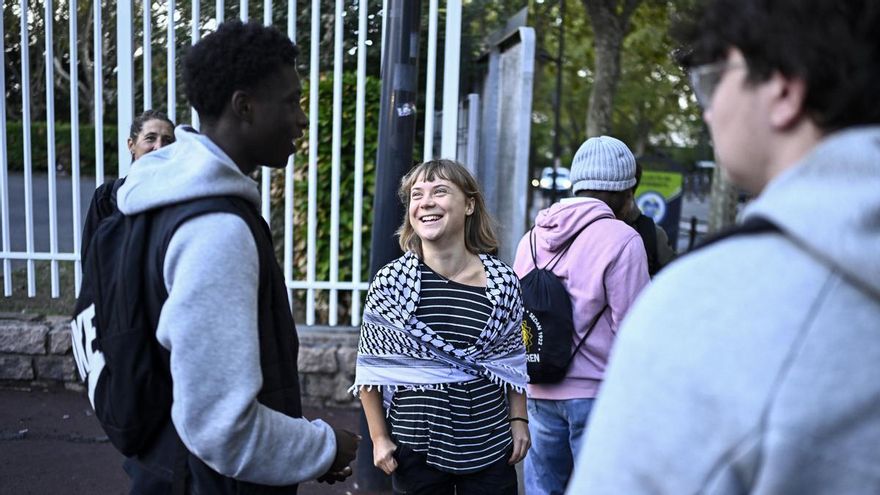 La activista Greta Thunberg se une a las protestas estudiantiles en Francia