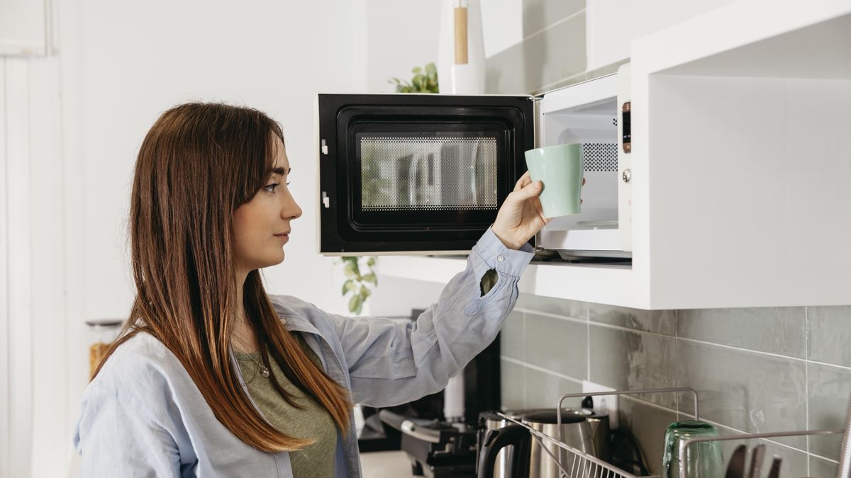 Bizcocho en el microondas en solo tres minutos: receta sencilla con cinco ingredientes para una merienda veraniega