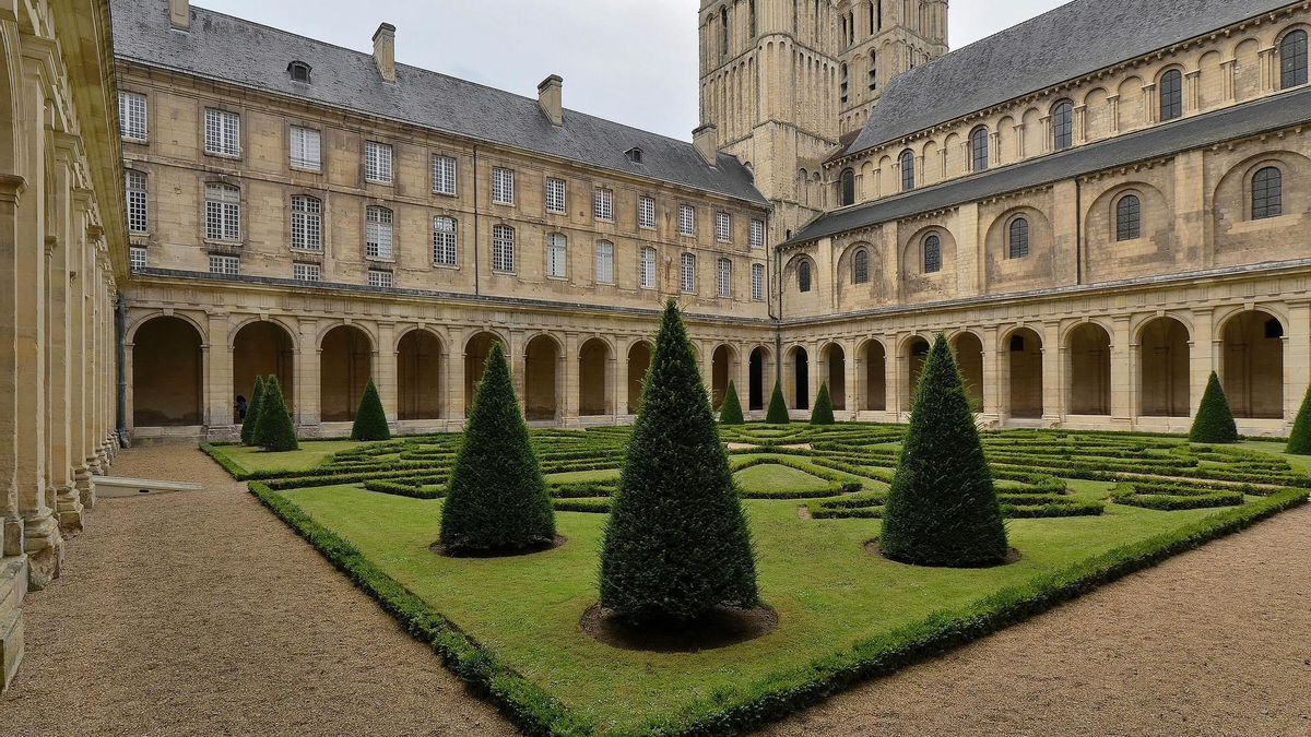Claustro de la Abadía de las Damas de Caen.
