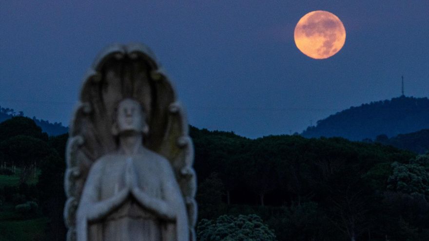 Calendario lunar enero 2025: cuándo ver la luna llena este mes