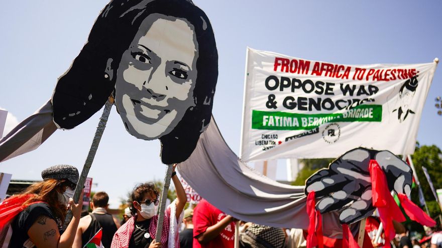 Miles de manifestantes propalestinos ensombrecieron la fiesta demócrata de Kamala Harris en Chicago