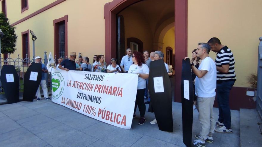 Crónica de un velatorio de 24 horas (y 21 alcaldes encerrados) por la sanidad pública en la Sierra Sur de Sevilla