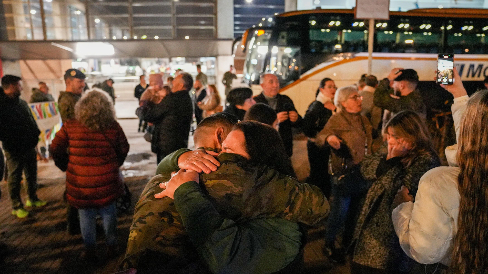 Llegada de la 1º rotación del contingente eFP XVII, con los componentes de la Brigada 'Guzmán el Bueno' X.