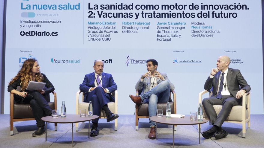 De derecha a izquierda, Javier Carpintero, Robert Fabregat y Mariano Esteban, participantes de la segunda mesa de las jornadas 'La nueva salud', moderada por Neus Tomàs