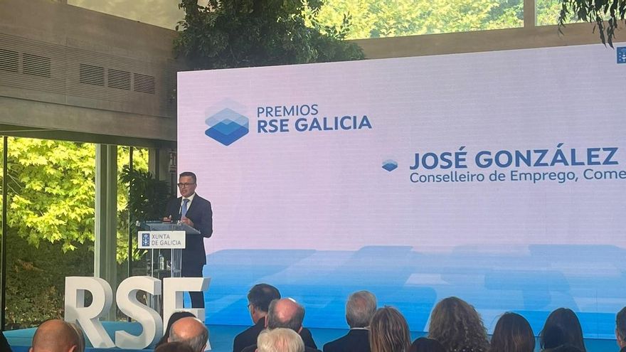 El conselleiro de Empleo evita aclarar si Rueda sigue apoyándolo tras el caso de los migrantes sin papeles en la bodega de su familia