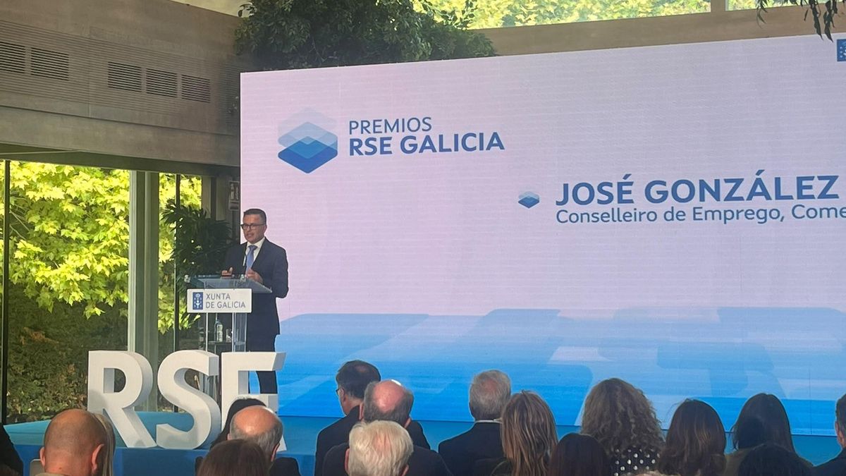 El conselleiro de Empleo evita aclarar si Rueda sigue apoyándolo tras el caso de los sin papeles en la bodega de su familia