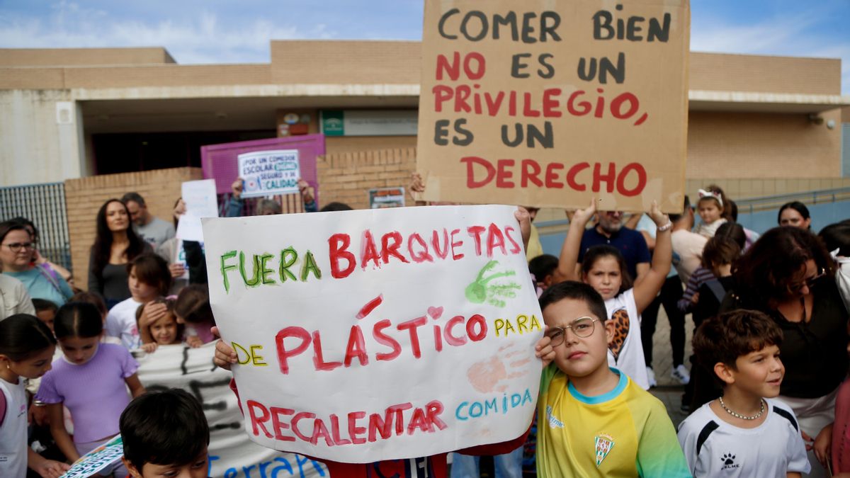 Protesta por el comedor en el CEIP Noreña de Córdoba
