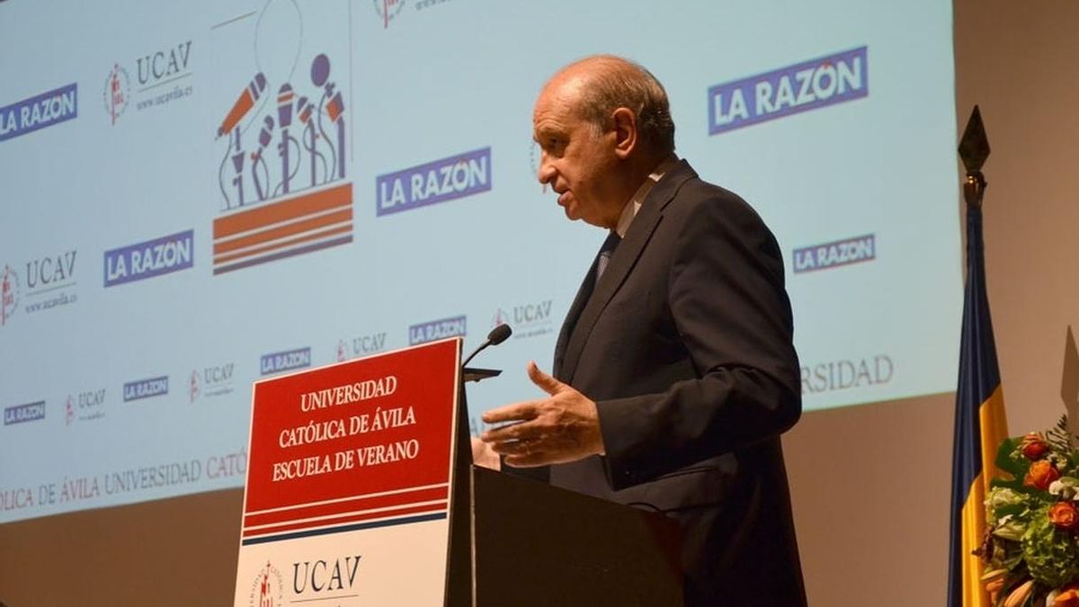 Jorge Fernández Díaz advierte: "Los populismos prometen conquistar el cielo pero normalmente llevan al infierno"