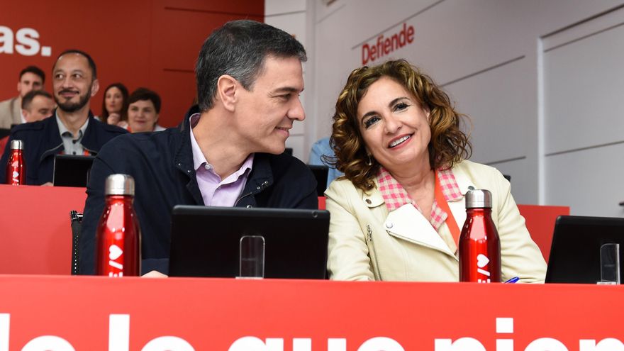 Pedro Sánchez y María Jesús Montero durante el Comité Federal del pasado sábado