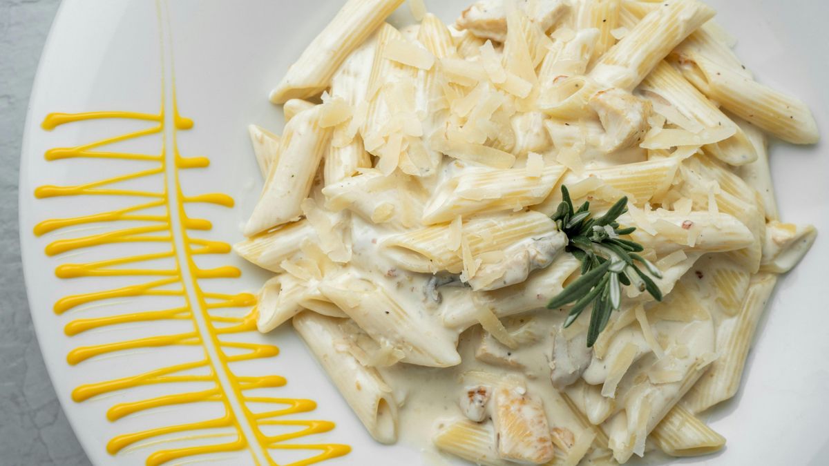 Pasta con salsa cremosa de coliflor: una receta para aficionados y detractores de esta verdura