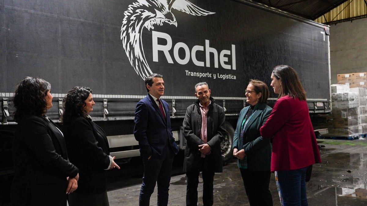 El alcalde sitúa al sector logístico como "pieza clave del desarrollo presente y futuro de la ciudad"