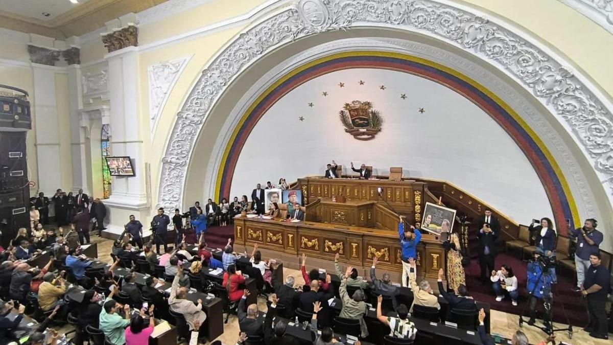 El Parlamento de Venezuela aplaza para la próxima semana el debate final de ley de amnistía