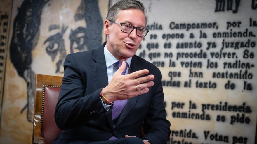 El secretario general del PP de Madrid, Alfonso Serrano, posa en una entrevista con Europa Press