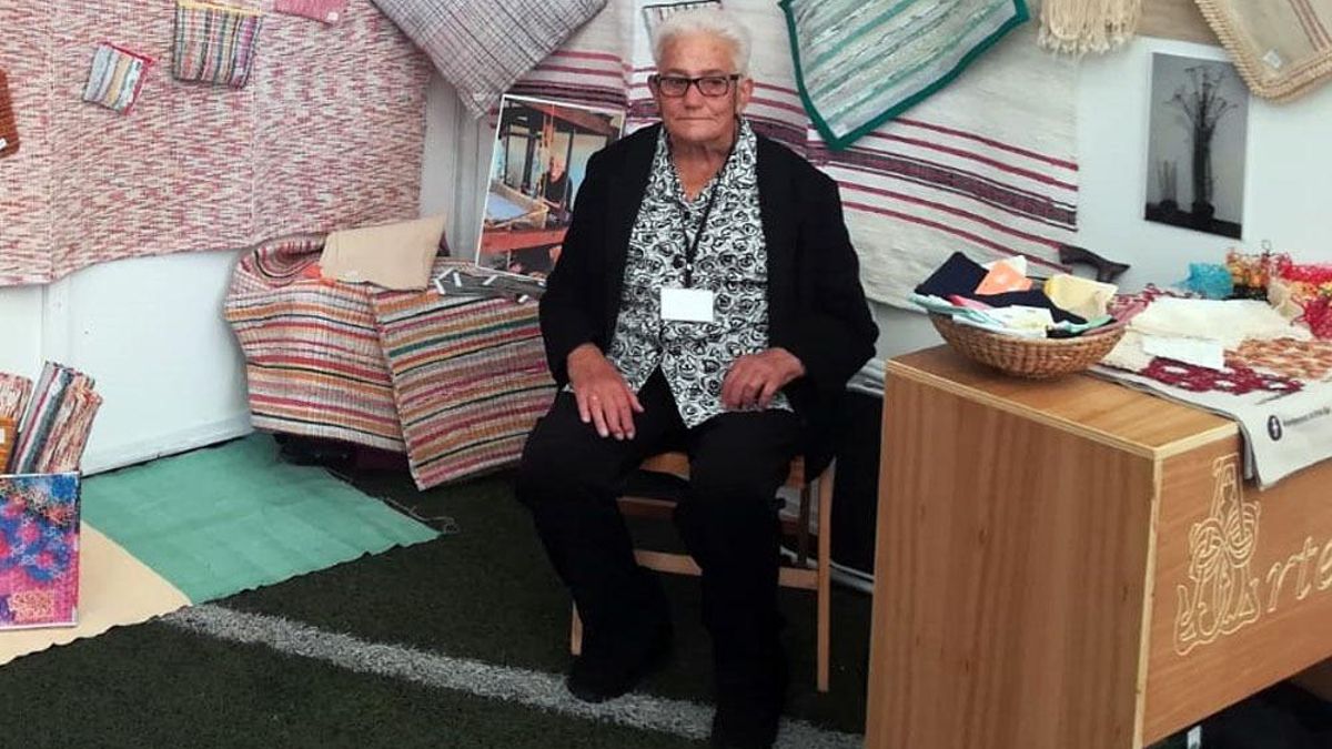 Rosario Álvarez Lorenzo, maestra artesana del telar.