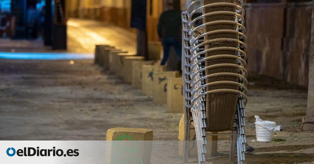 Los alcaldes de Cádiz, Huelva y Málaga piden retrasar a las doce de la noche el cierre de bares y restaurantes 3 Los alcaldes de Cádiz, Huelva y Málaga piden retrasar a las doce de la noche el cierre de bares y restaurantes 3