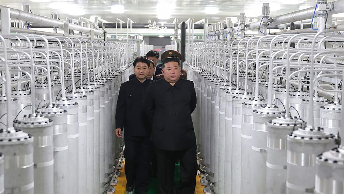 Fotografía de Kim Jong-un cedida por la Agencia estatal de noticias norcoreana, KCNA.