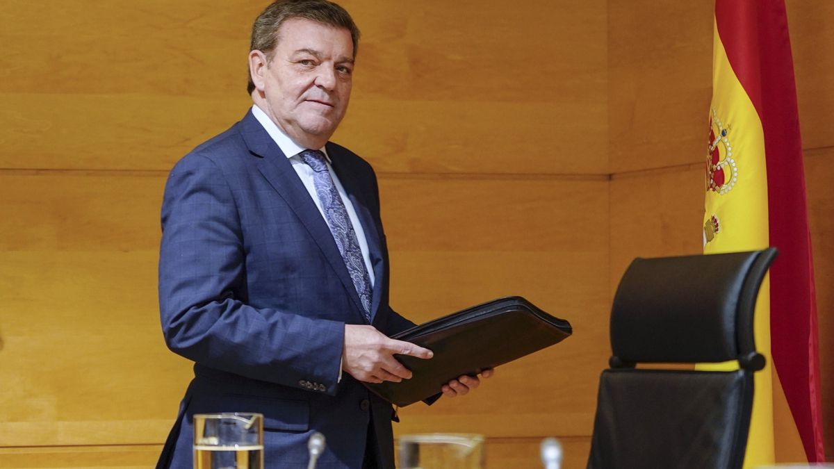 El consejero de la Presidencia, Luis Miguel González Gago, explica el proyecto de Ley de presupuestos generales de la Comunidad para 2026, en que concierne a su departamento, ante la comisión de Economía y Hacienda de las Cortes de Castilla y León.