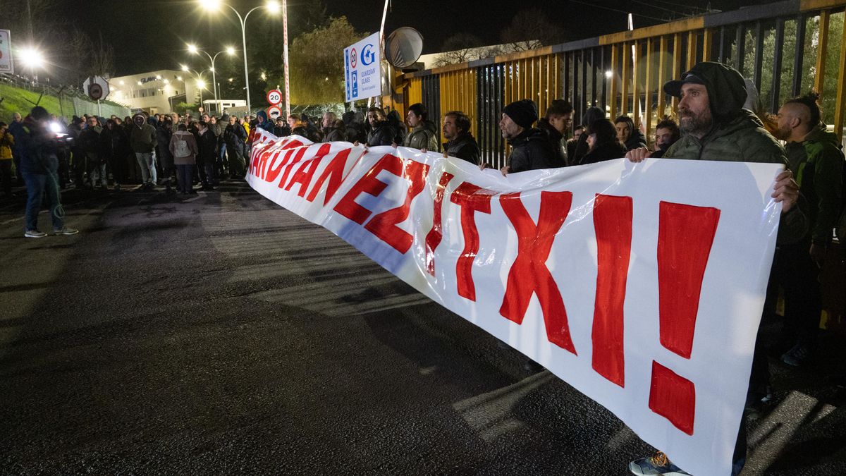 La concentración ha arrancado cuando todavía no había amanecido.