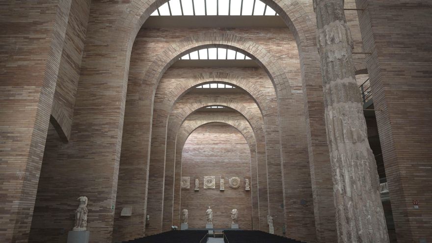 El Museo de Arte Romano de Mérida y Guillermo Gracia completan las Medallas de Extremadura junto a Pedro Porro y José María Núñez