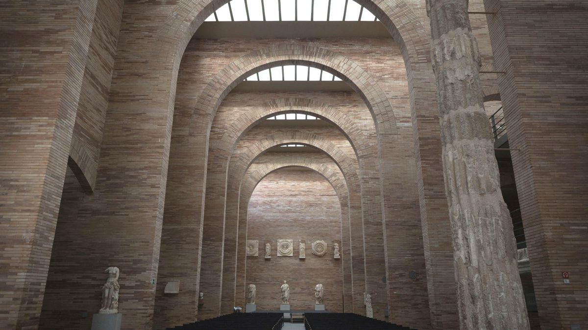 El Museo de Arte Romano de Mérida y Guillermo Gracia completan las Medallas de Extremadura junto a Pedro Porro y José María Núñez