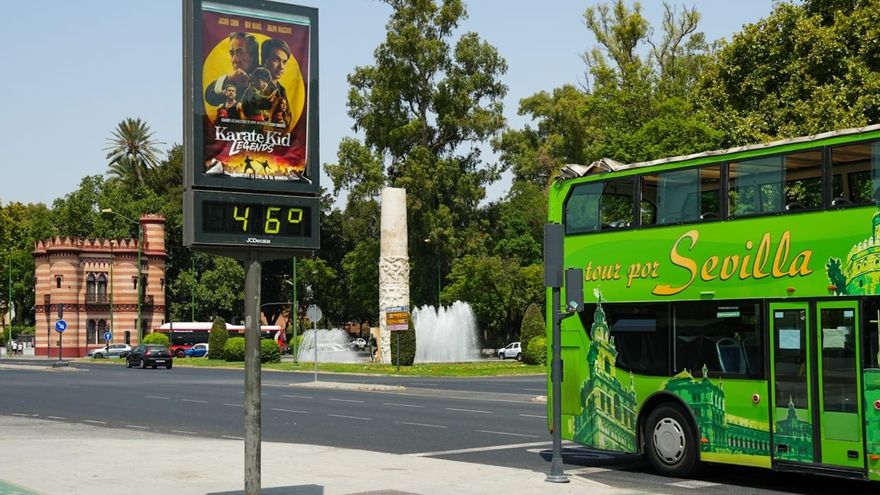 Un termómetro marca 46 grados en Sevilla.