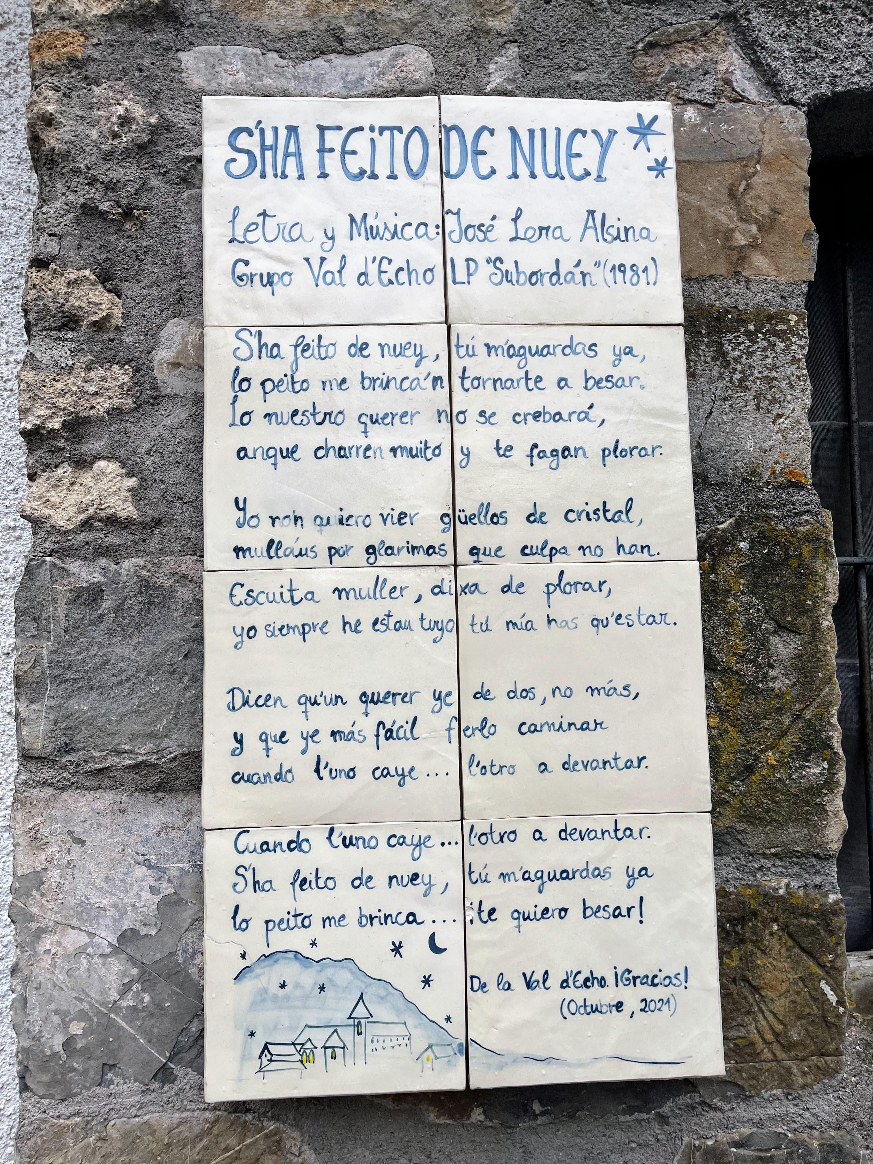 Aparece la jota famosa chesa 'S'ha feito de nuey', que se puede leer en el pueblo de Hecho.
