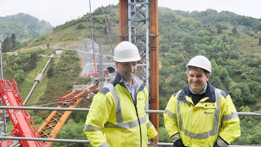 De la Supersur al túnel bajo la Ría: luces y sombras de Pradales, el diputado de "las obras" reconvertido a candidato a lehendakari