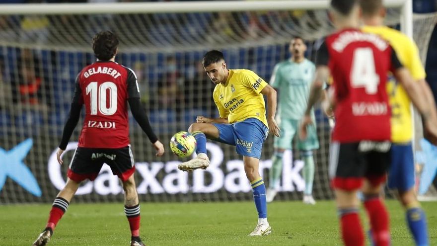 Remontada de la UD Las Palmas para dormir al frente de la tabla