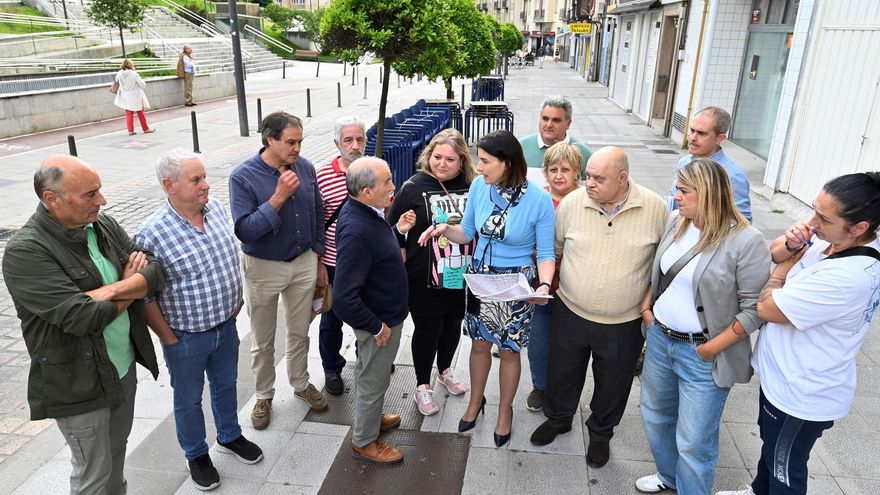 La alcaldesa de Santander, Gema Igual, se reúne con los vecinos de Tetuán