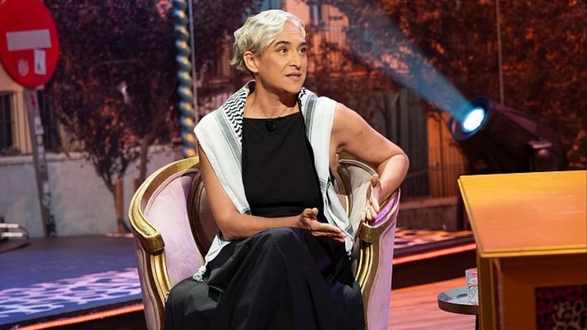 Ada Colau explicó en 'Al cielo con ella' cómo ayudar a Gaza y bromeó con el jurado del Premio Planeta y del Nobel