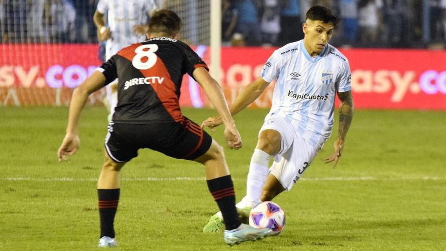 River suma un valioso punto en su visita a Atlético Tucumán