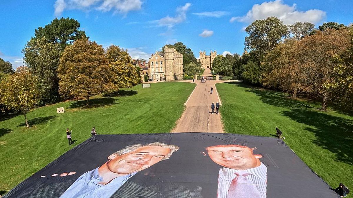 El Reino Unido recibe a Trump entre pompa y protestas para una tensa celebración y algunos negocios